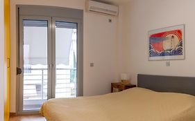 Academia Apartments By The Park